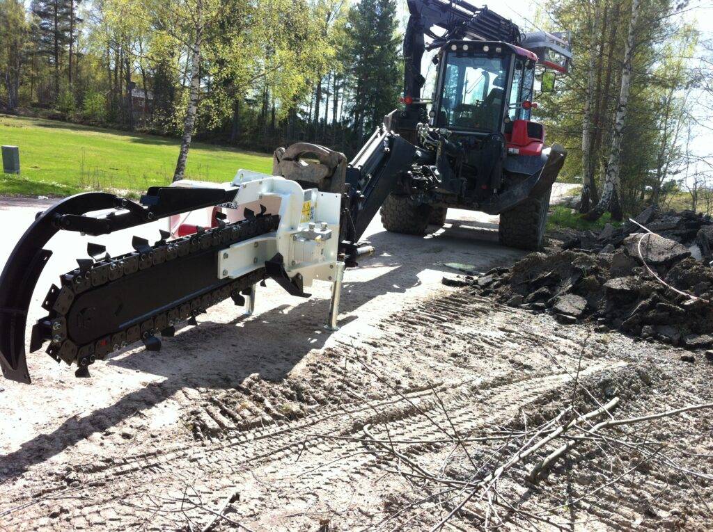 CHAIN TRENCHERS