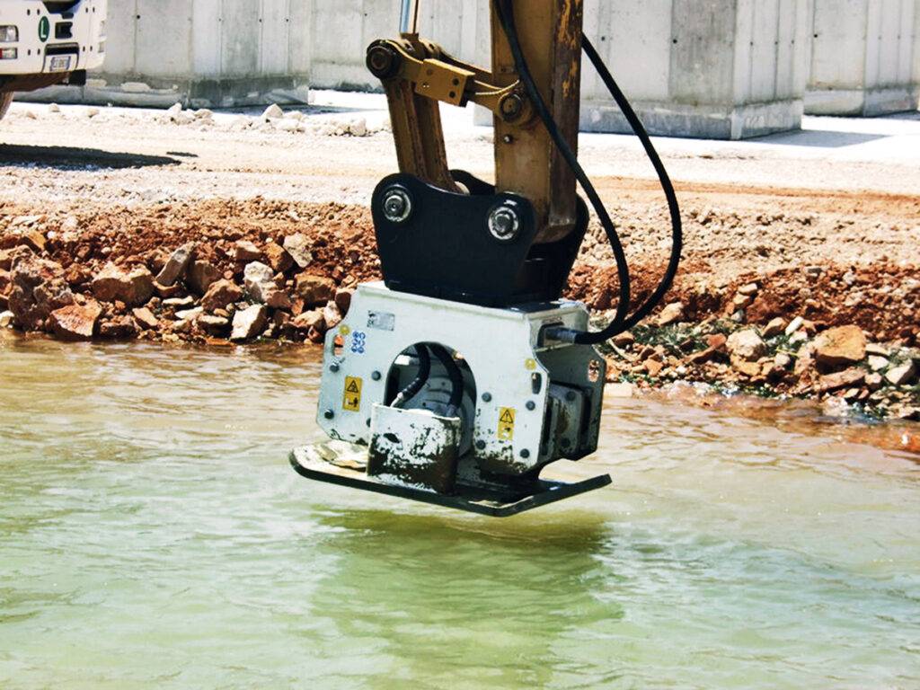 VIBRATING PLATE COMPACTORS